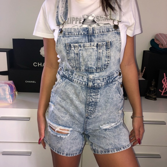 Super cute denim overall shorts - Picture 6 of 8